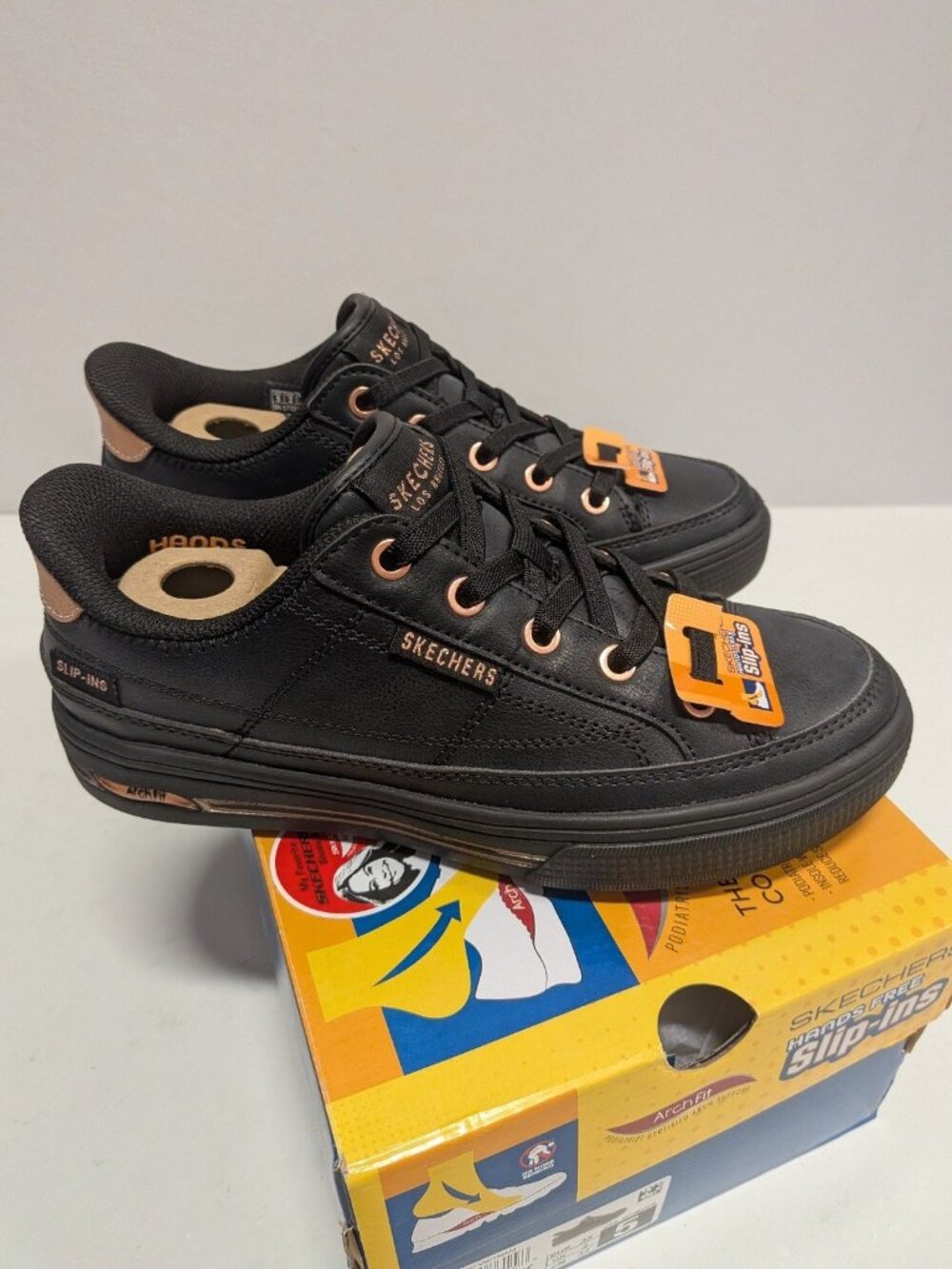 SKECHERS WOMEN'S SLIP-INS:ARCH FIT ARCADE 177218/BBK WALKING Size 5